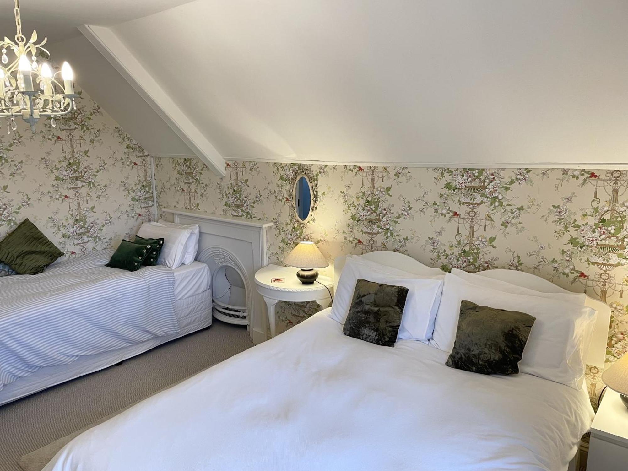 The Mount Somerton Retreat - Nr Bruton, Glastonbury, The Spectacular Wells Cathedral, Millfield School, Leonardo Helicopters, Yeovilton ภายนอก รูปภาพ